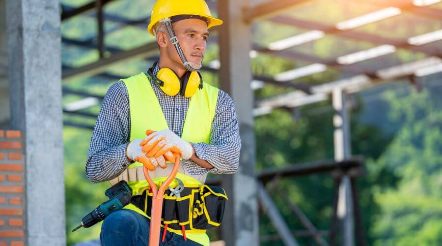 Expert Emergency Roof Repairs services in Lindsay, OK